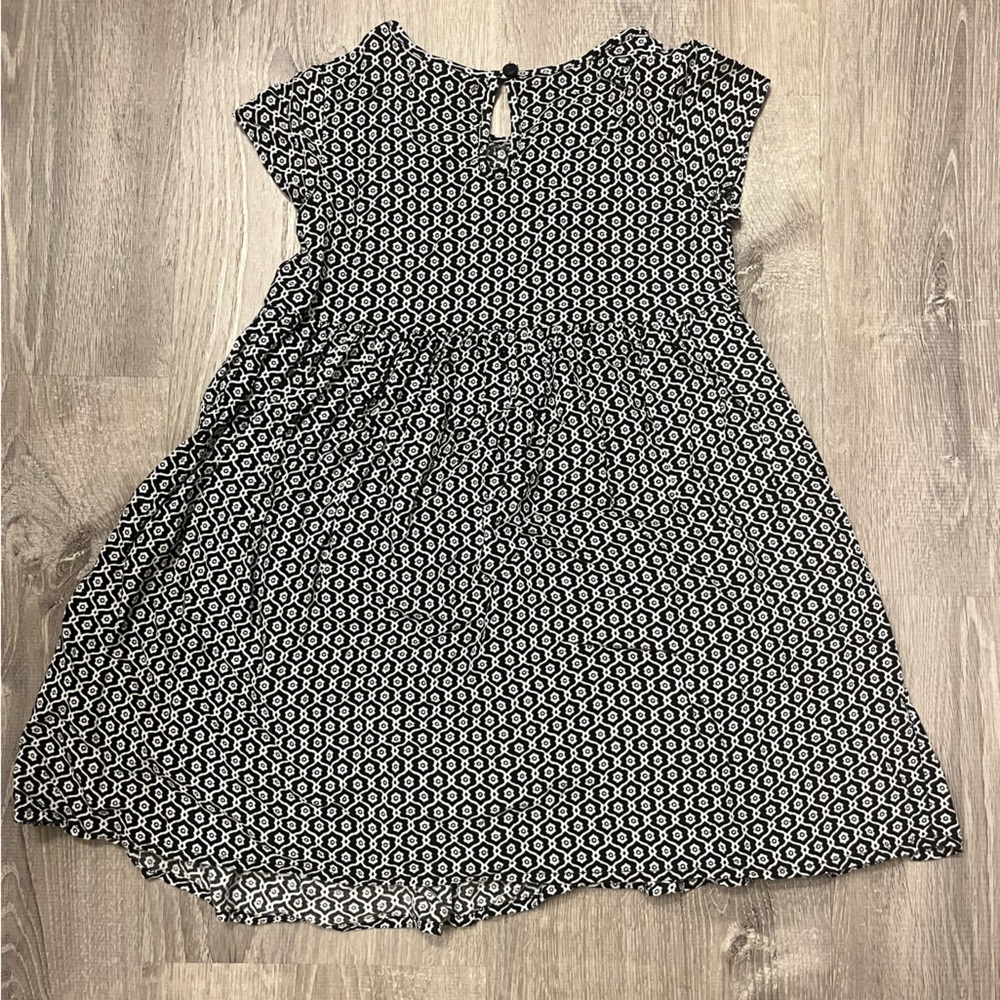 Girl's Tucker + Tate Black and White Dress- Size 5- Pre-owned - Picture 3 of 3